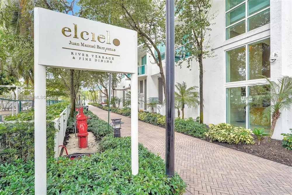 41 SE 5th Street ##417 Miami, FL 33131