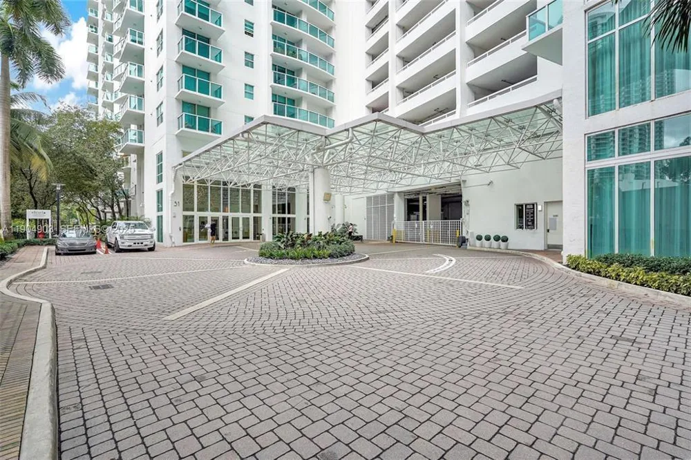 41 SE 5th Street ##417 Miami, FL 33131