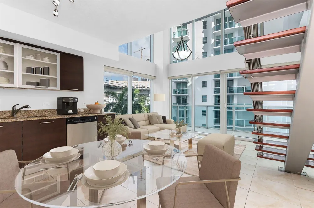 41 SE 5th Street ##417 Miami, FL 33131