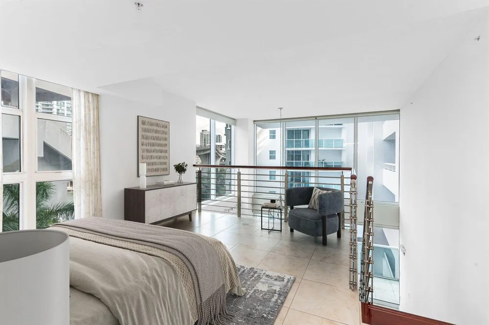 41 SE 5th Street ##417 Miami, FL 33131