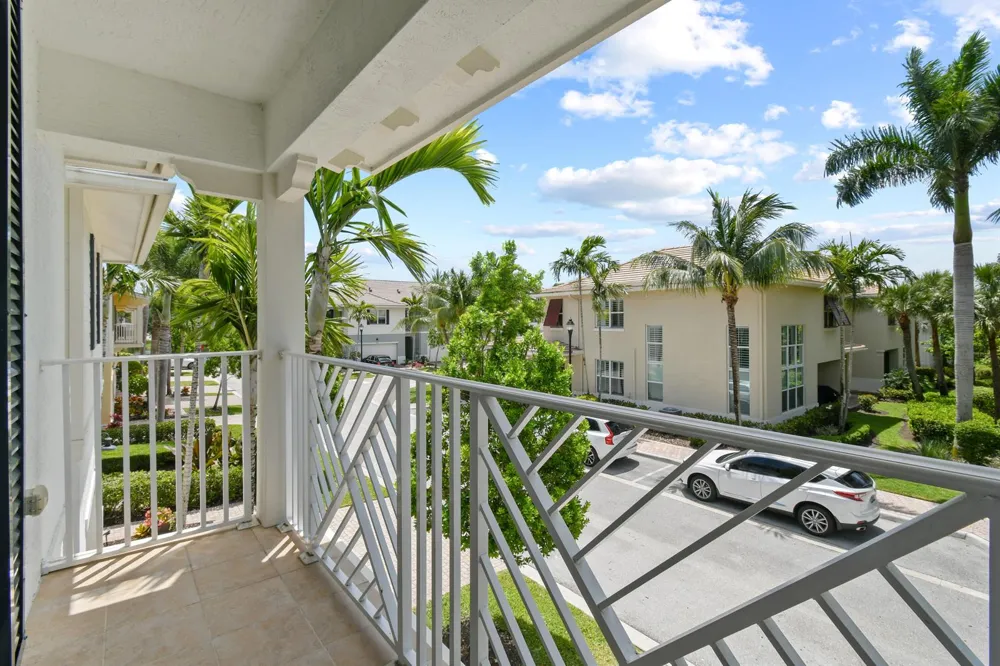 7239 Oxford Court Palm Beach Gardens, FL 33418
