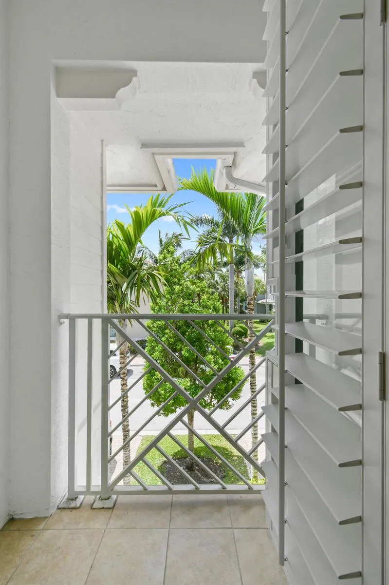 7239 Oxford Court Palm Beach Gardens, FL 33418