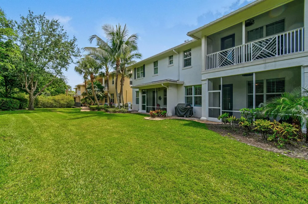 7239 Oxford Court Palm Beach Gardens, FL 33418