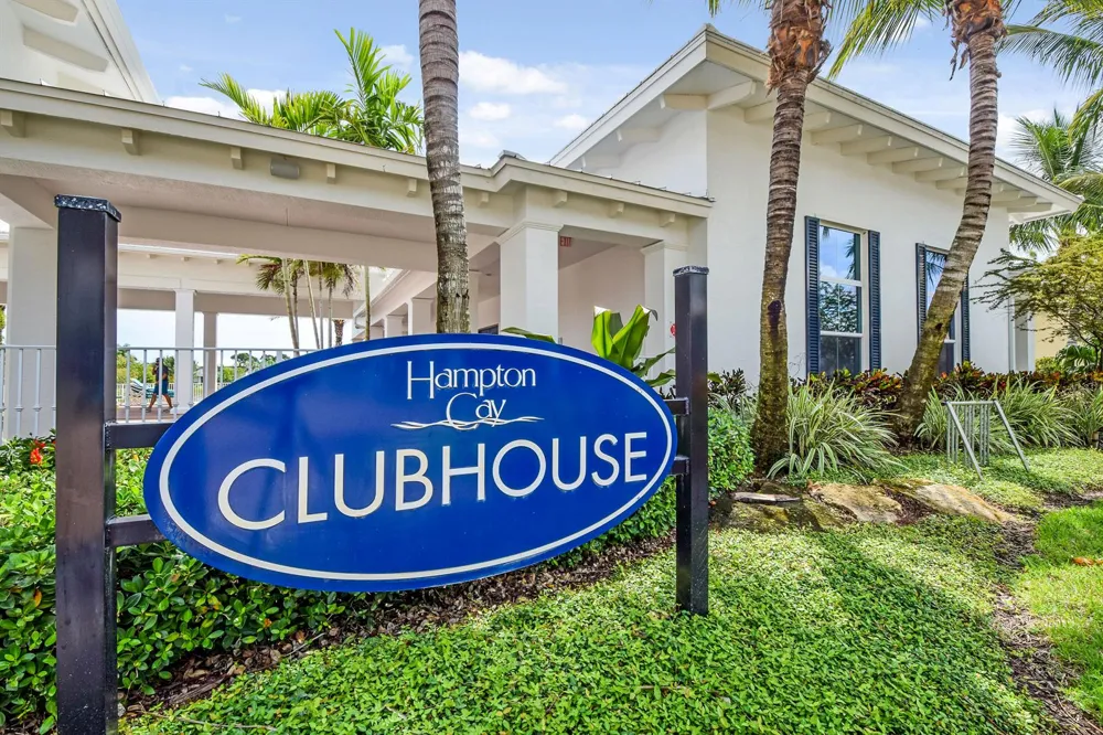 7239 Oxford Court Palm Beach Gardens, FL 33418