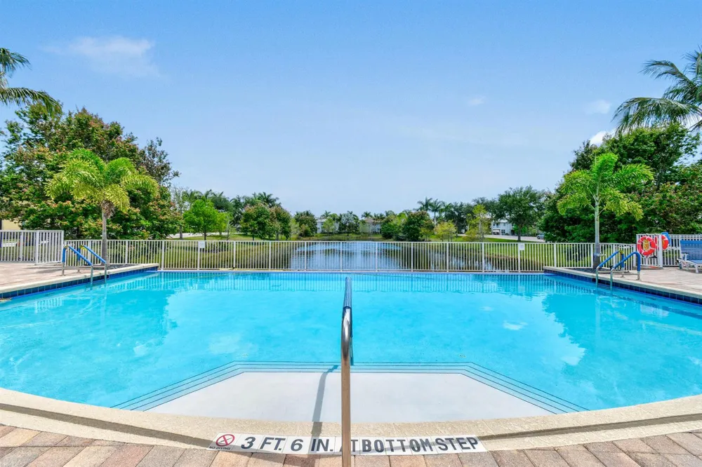 7239 Oxford Court Palm Beach Gardens, FL 33418
