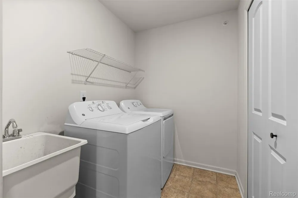 21914 Aberdeen Drive #30 Macomb Township, MI 48042