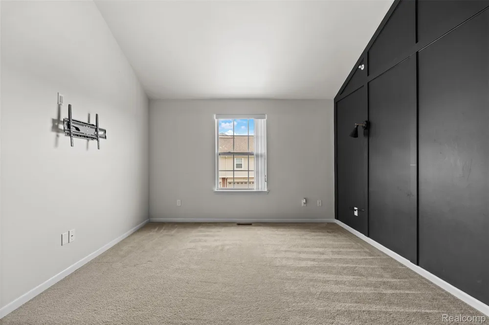 21914 Aberdeen Drive #30 Macomb Township, MI 48042