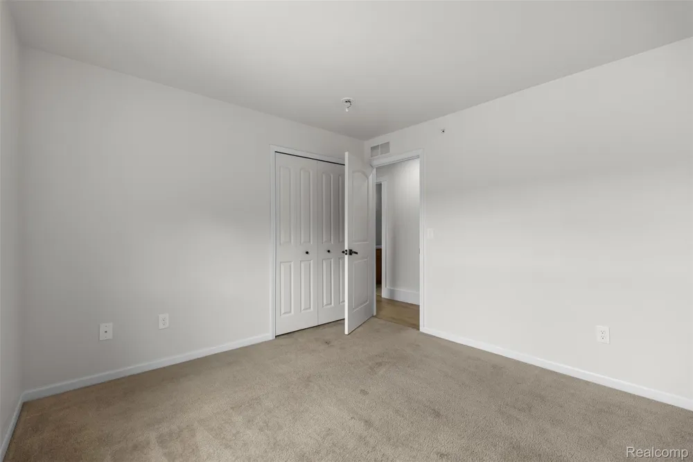 21914 Aberdeen Drive #30 Macomb Township, MI 48042