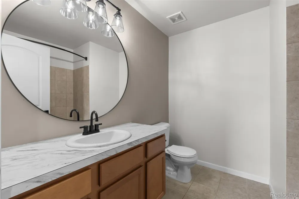 21914 Aberdeen Drive #30 Macomb Township, MI 48042