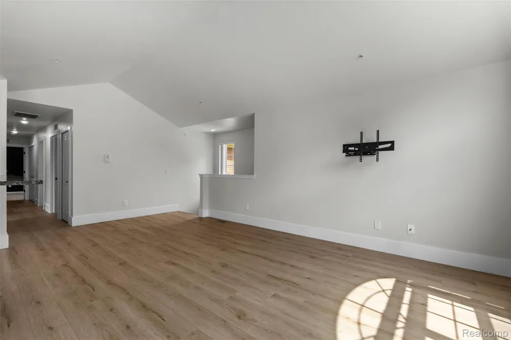 21914 Aberdeen Drive #30 Macomb Township, MI 48042