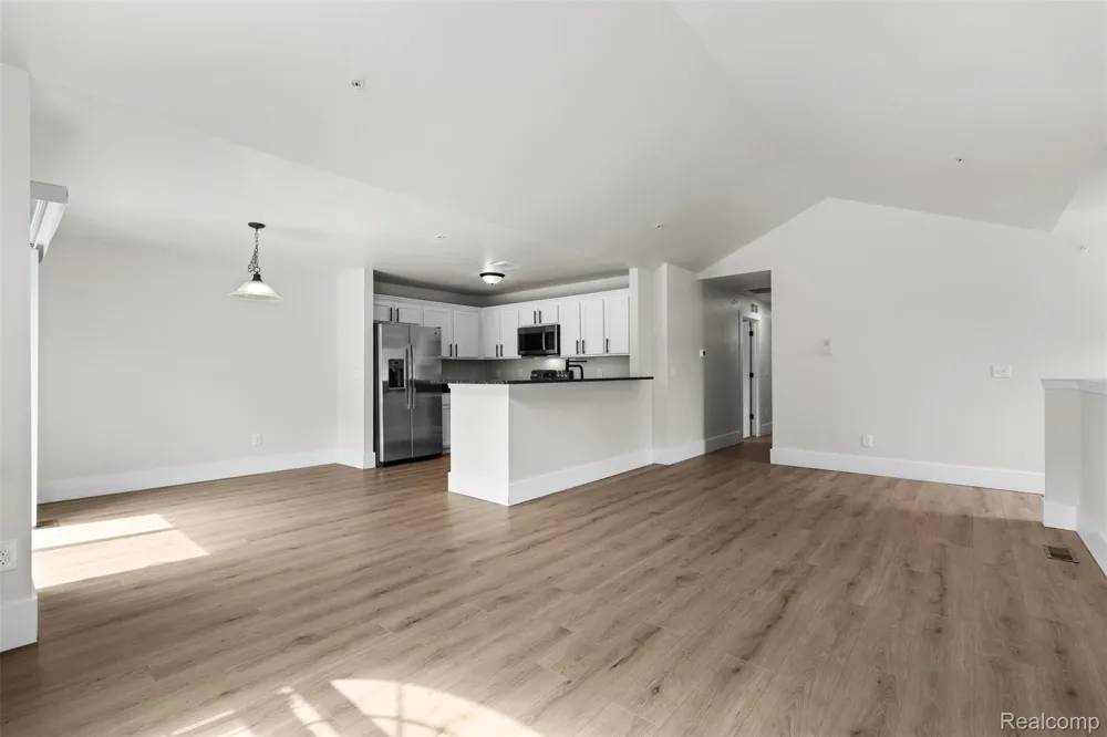 21914 Aberdeen Drive #30 Macomb Township, MI 48042