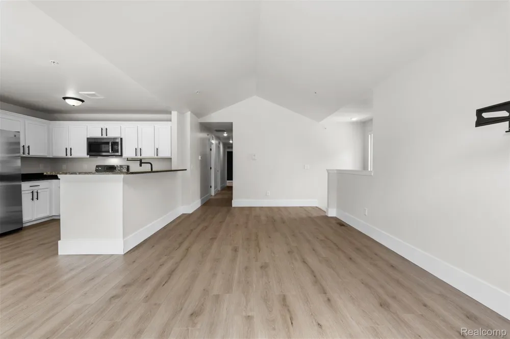 21914 Aberdeen Drive #30 Macomb Township, MI 48042