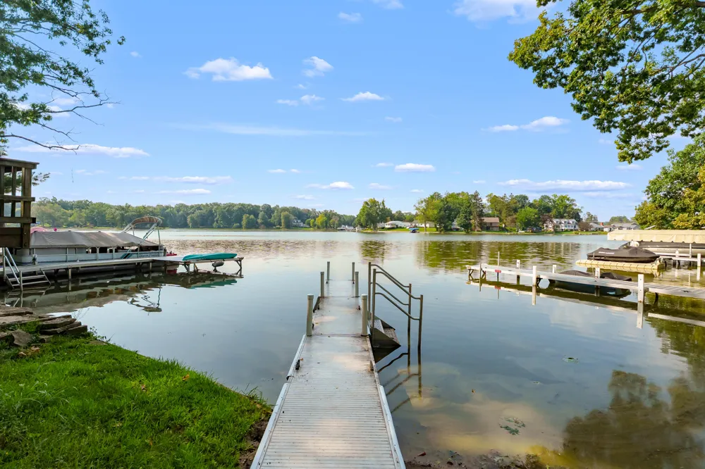 34120 Hillside Drive Paw Paw Township, MI 49079