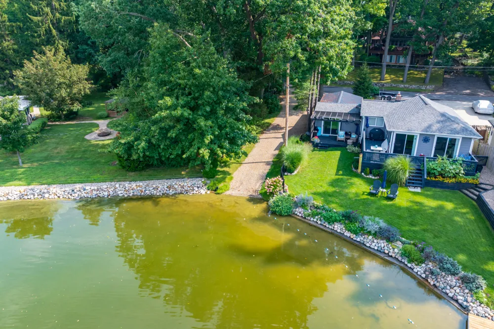 34120 Hillside Drive Paw Paw Township, MI 49079