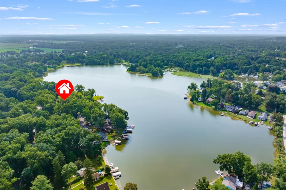 34120 Hillside Drive Paw Paw Township, MI 49079