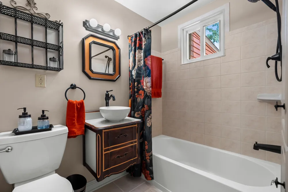 34120 Hillside Drive Paw Paw Township, MI 49079