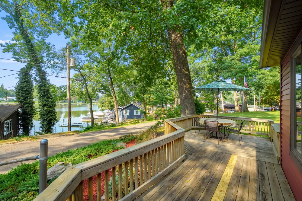 34120 Hillside Drive Paw Paw Township, MI 49079