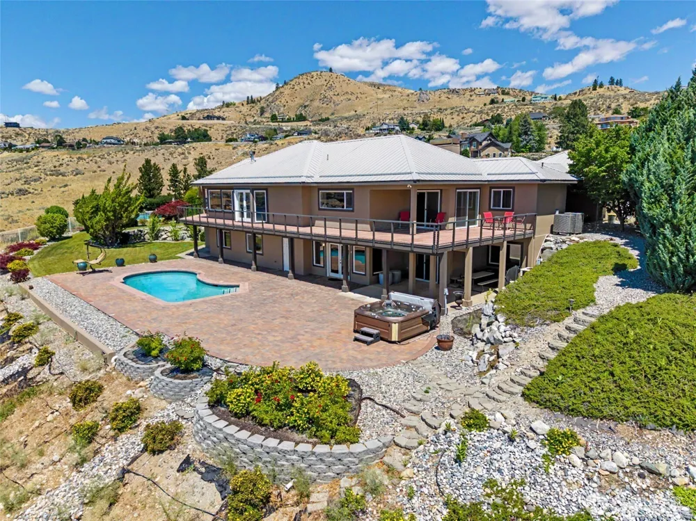333 Highpoint Place Chelan, WA 98816