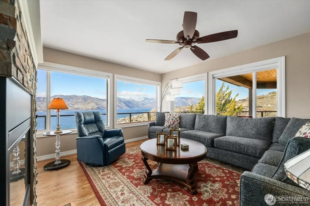 333 Highpoint Place Chelan, WA 98816