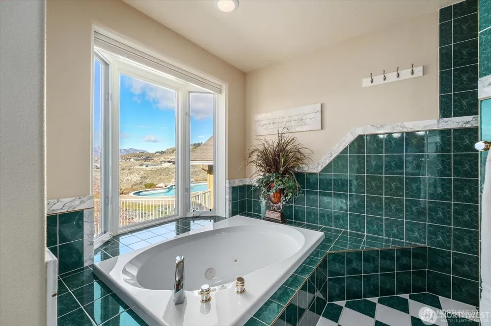 333 Highpoint Place Chelan, WA 98816