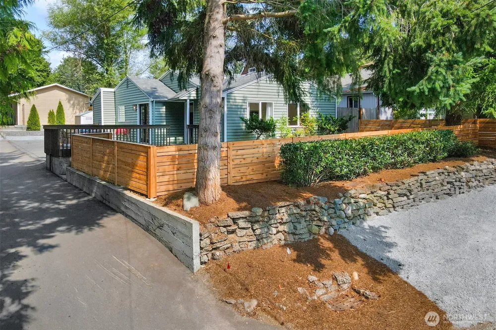 3830 NE 123rd Street Seattle, WA 98125