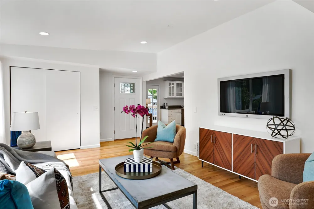 3830 NE 123rd Street Seattle, WA 98125