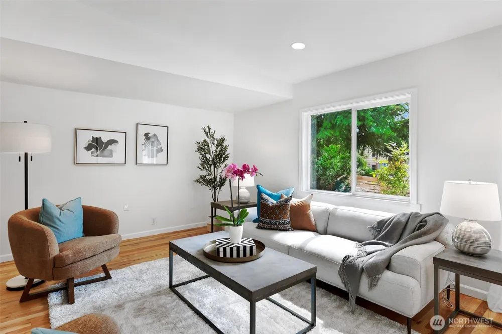 3830 NE 123rd Street Seattle, WA 98125