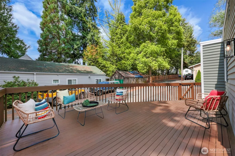 3830 NE 123rd Street Seattle, WA 98125