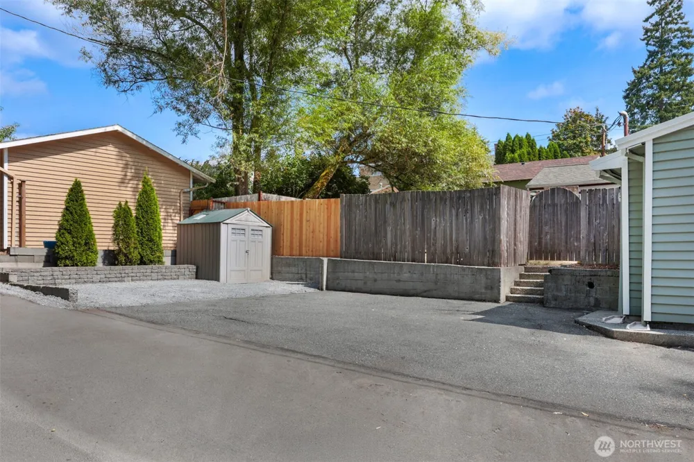 3830 NE 123rd Street Seattle, WA 98125