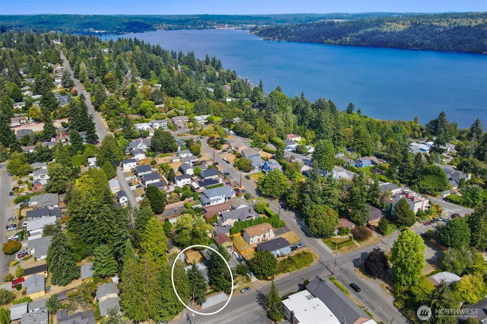 3830 NE 123rd Street Seattle, WA 98125