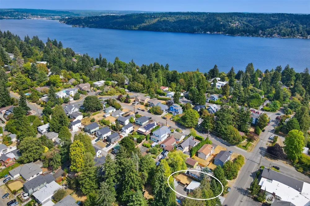 3830 NE 123rd Street Seattle, WA 98125