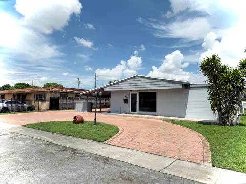 957 W 67th Street