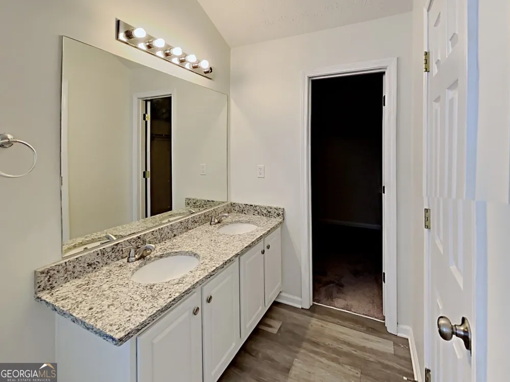 160 Long DR Covington, GA 30016