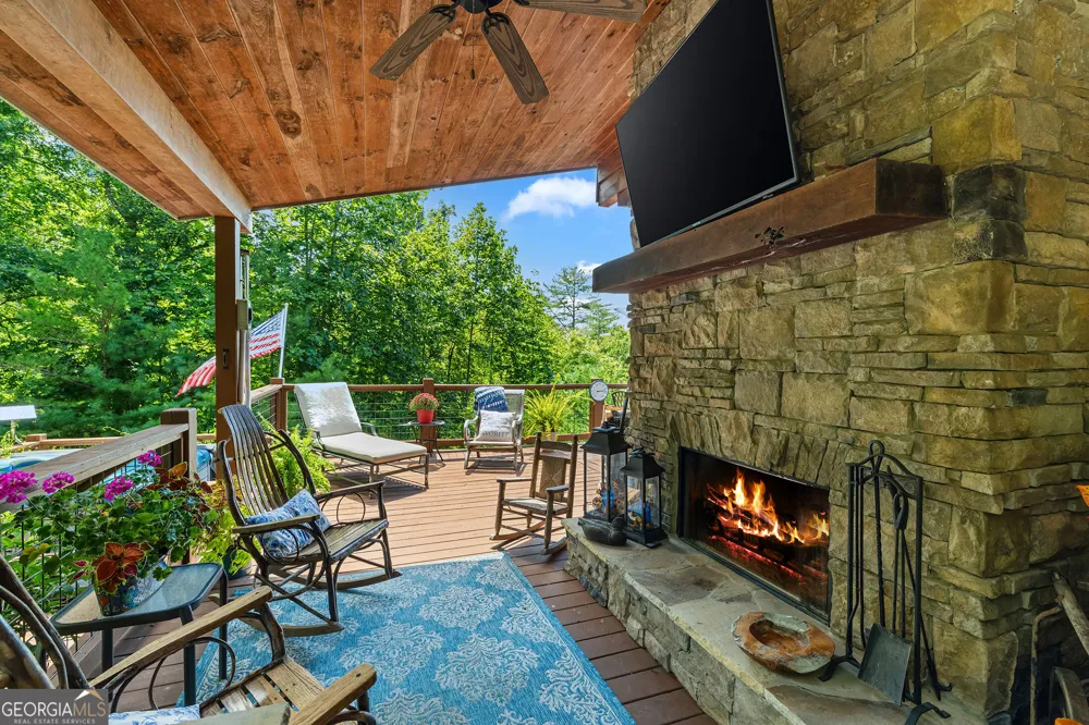 115 Sunset DR Tiger, GA 30576