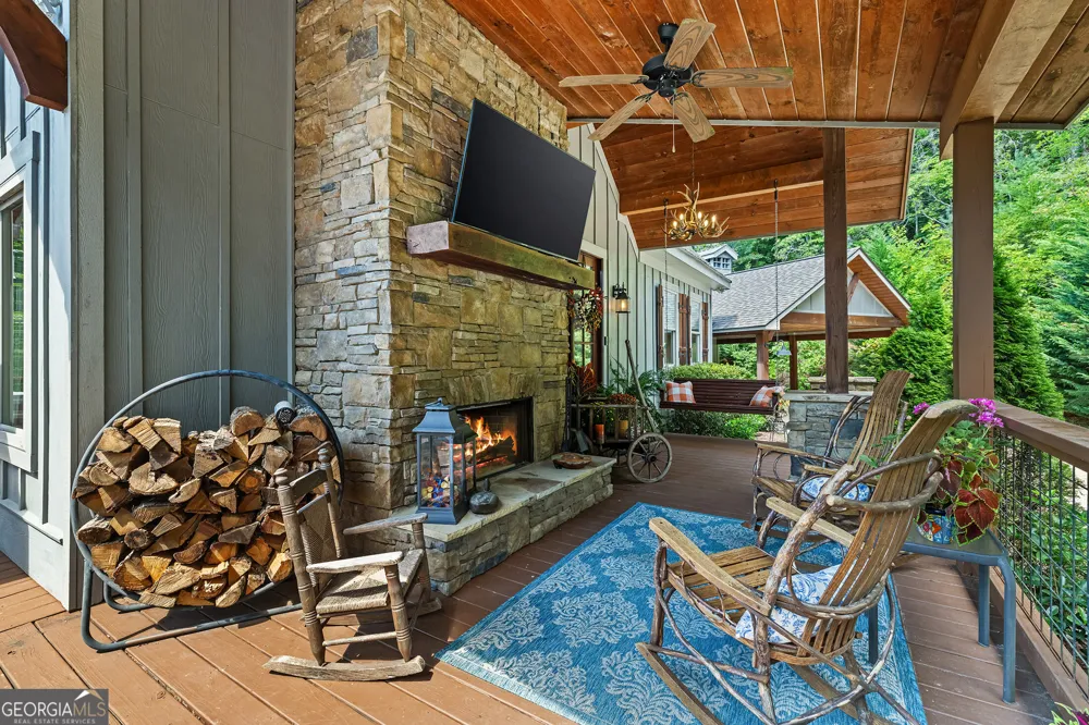 115 Sunset DR Tiger, GA 30576