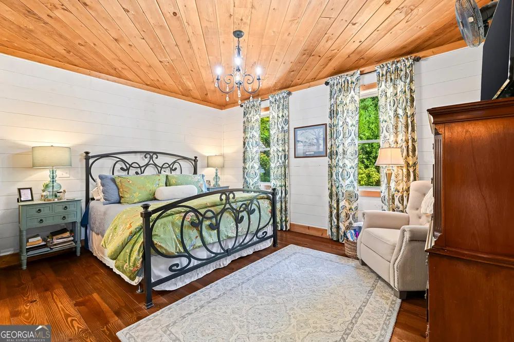 115 Sunset DR Tiger, GA 30576