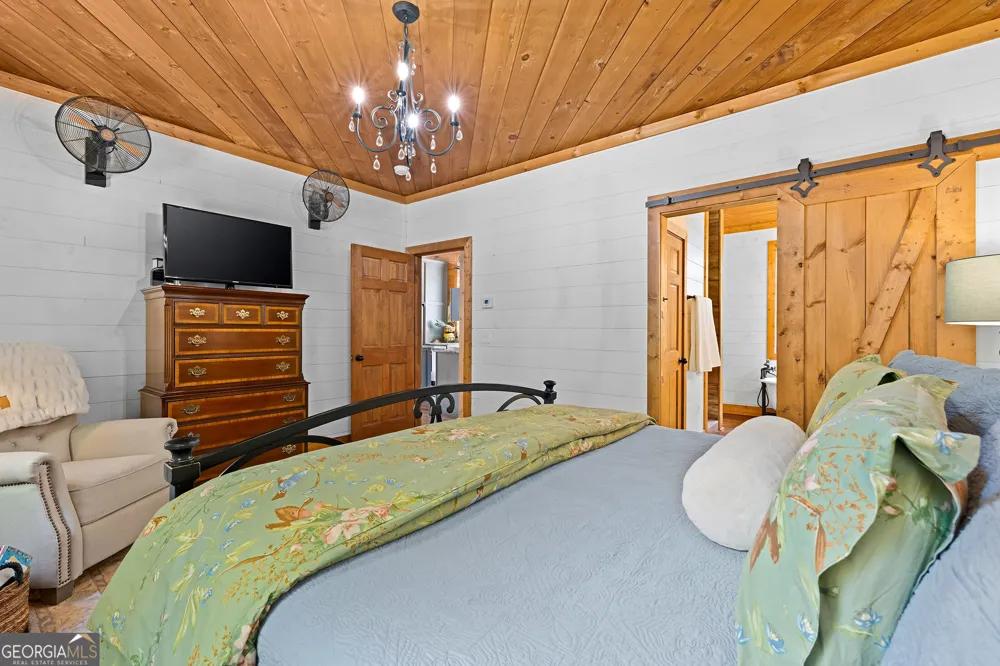 115 Sunset DR Tiger, GA 30576