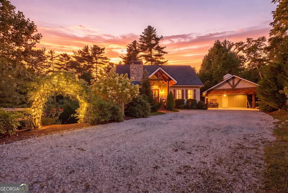 115 Sunset DR Tiger, GA 30576