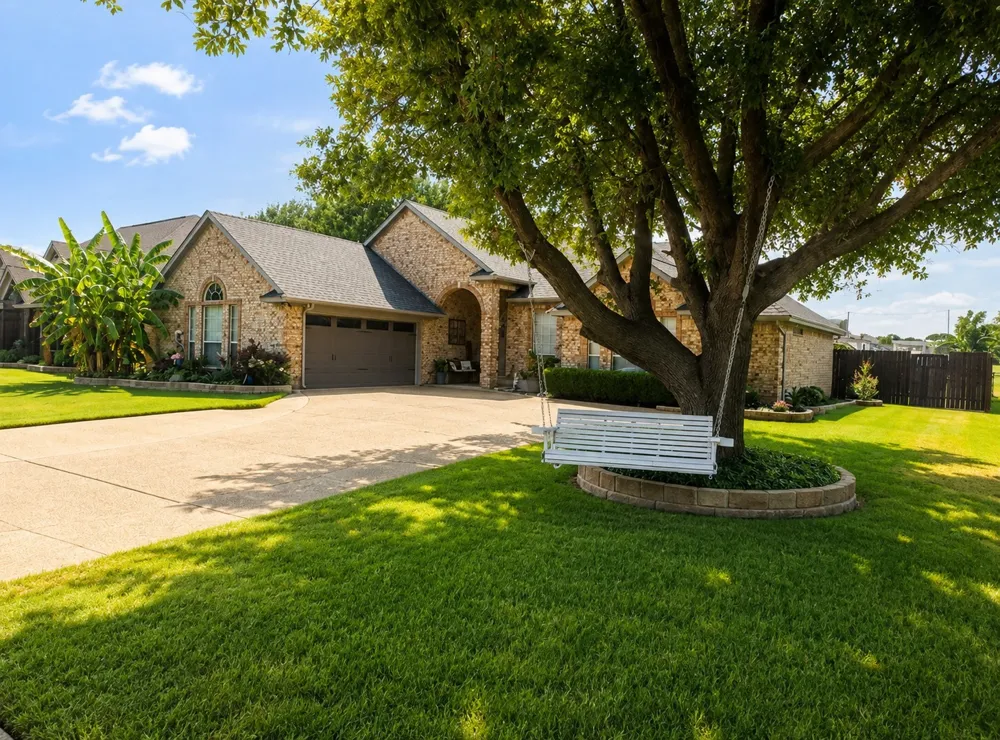 118 Golfers Way Azle, TX 76020
