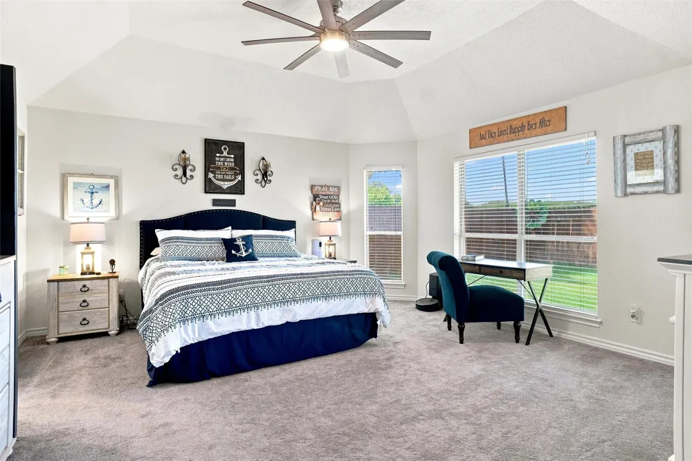 118 Golfers Way Azle, TX 76020