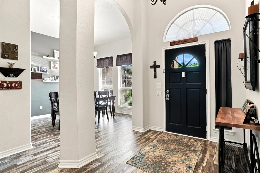 118 Golfers Way Azle, TX 76020