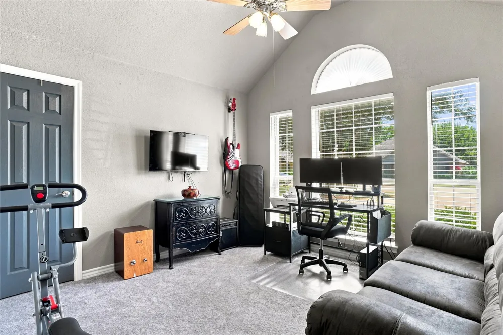 118 Golfers Way Azle, TX 76020