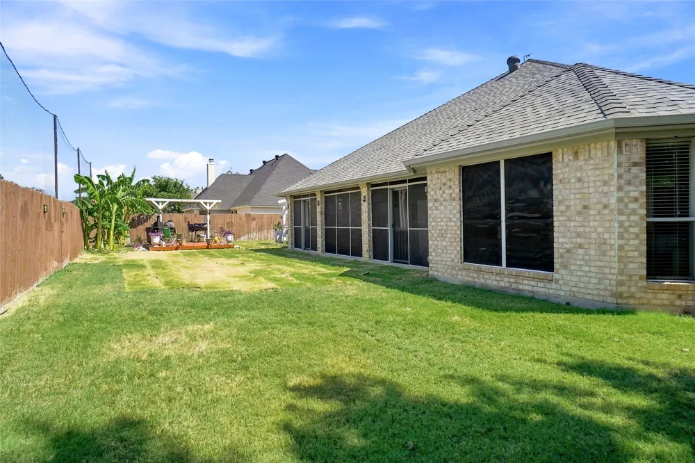 118 Golfers Way Azle, TX 76020