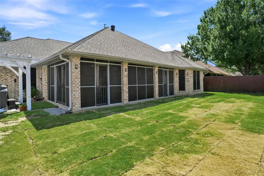 118 Golfers Way Azle, TX 76020
