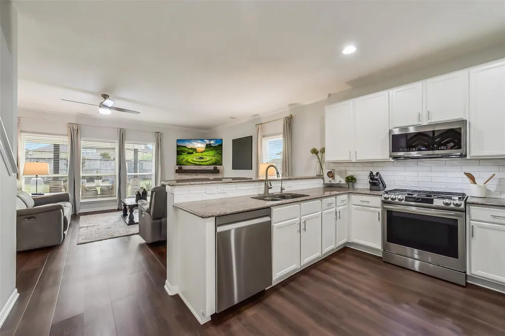 4710 Wheel Wright Trail Rosenberg, TX 77471