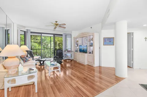 221 NE Plantation Road #316