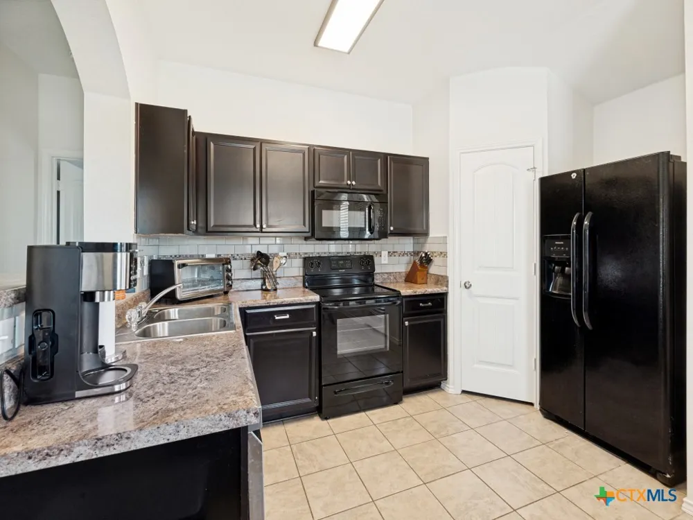 1440 Doncaster Drive Seguin, TX 78155
