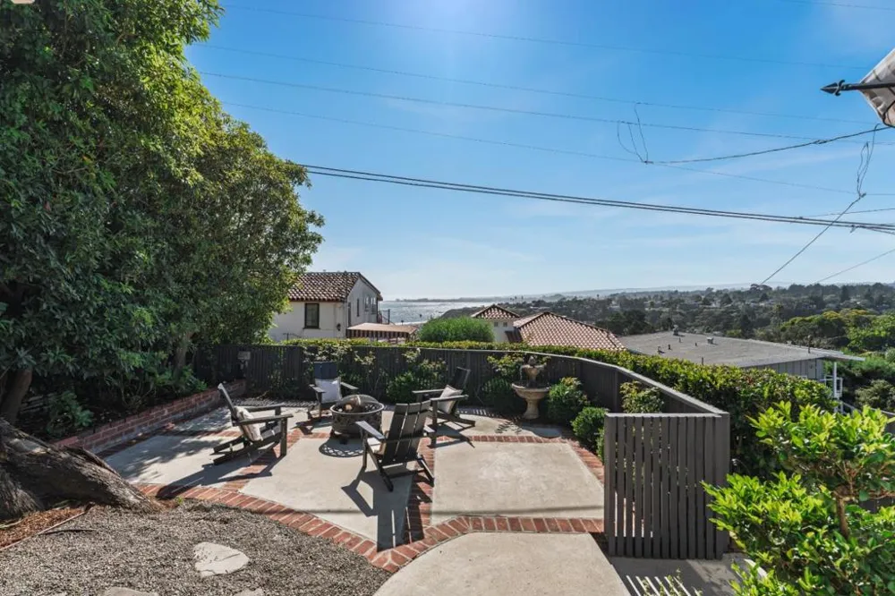 221 Highland Drive Aptos, CA 95003