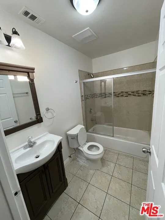 639 E 82nd Street Los Angeles, CA 90001