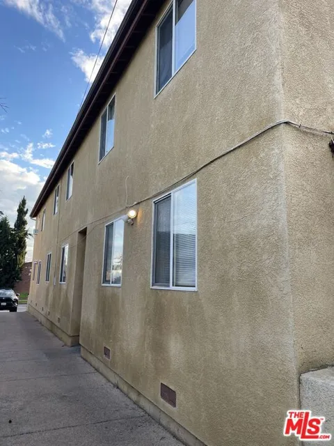 639 E 82nd Street